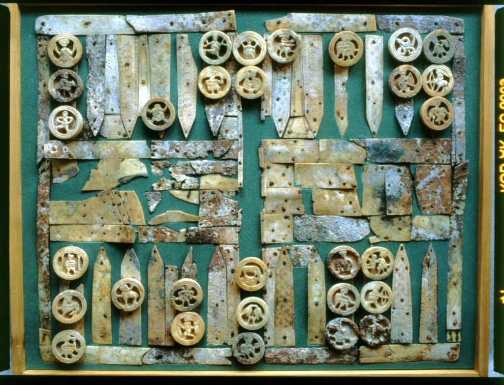 Tabula, il gioco da tavolo romano, ritrovato quasi intatto sotto le rovine del castello di Gloucester.